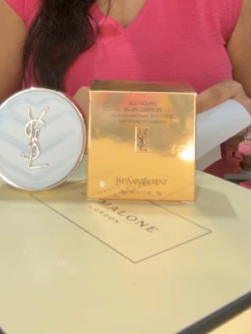 Yves Saint Laurent Radiant Gold Cushion All Hours Blur Small Compact - Picture 3 of 6